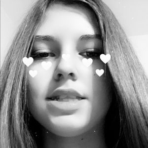 Meet your Posher, Alexia